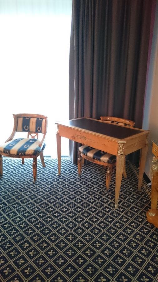 Hotel Fleur De Lys Bailleul  Buitenkant foto