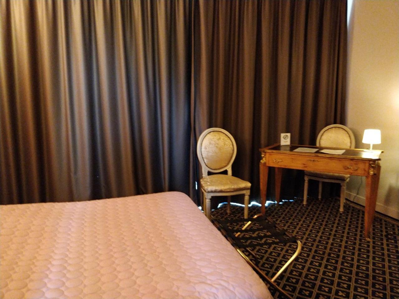 Hotel Fleur De Lys Bailleul  Buitenkant foto